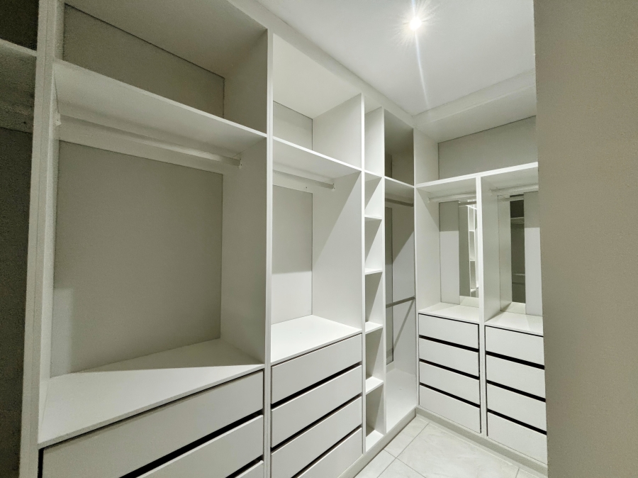 5 Bedroom Property for Sale in Xanadu Eco Park North West